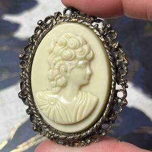 Elegant Large Cream and Oxidized Silver Tone Vintage Cameo Brooch